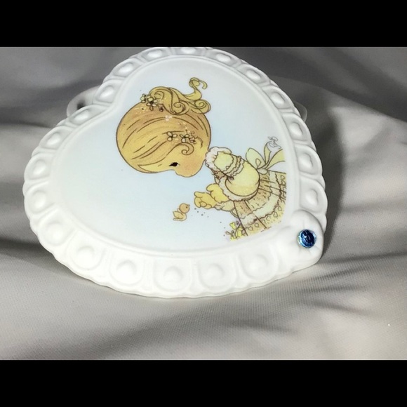 PRECIOUS MOMENTS “March’s Child” heart shape box - Picture 2 of 14